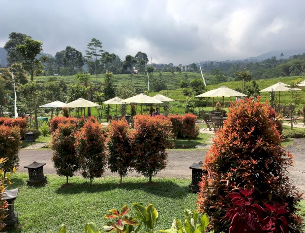 Bale Branti, Makan Ditengah Hamparan Pedesaan Khas Lereng Gunung